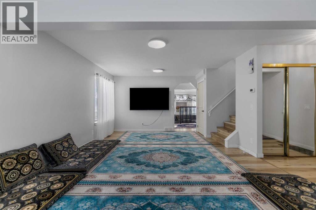 3806 Catalina Boulevard NE — photo 6