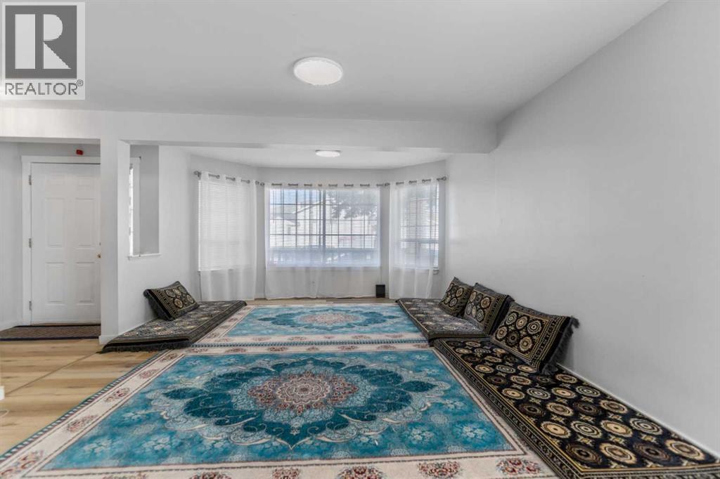 3806 Catalina Boulevard NE — photo 7
