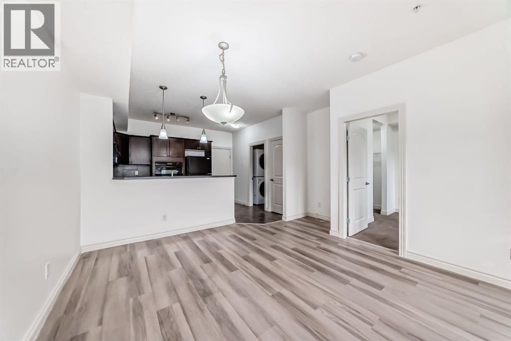120, 60 Royal Oak Plaza NW — photo 13