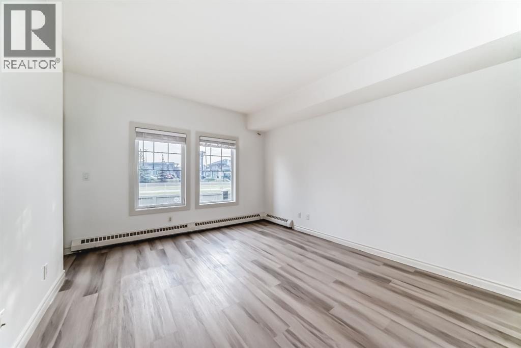 120, 60 Royal Oak Plaza NW — photo 15