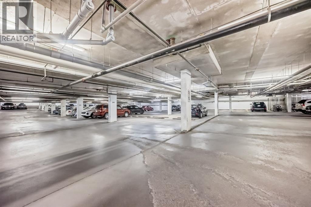 120, 60 Royal Oak Plaza NW — photo 35