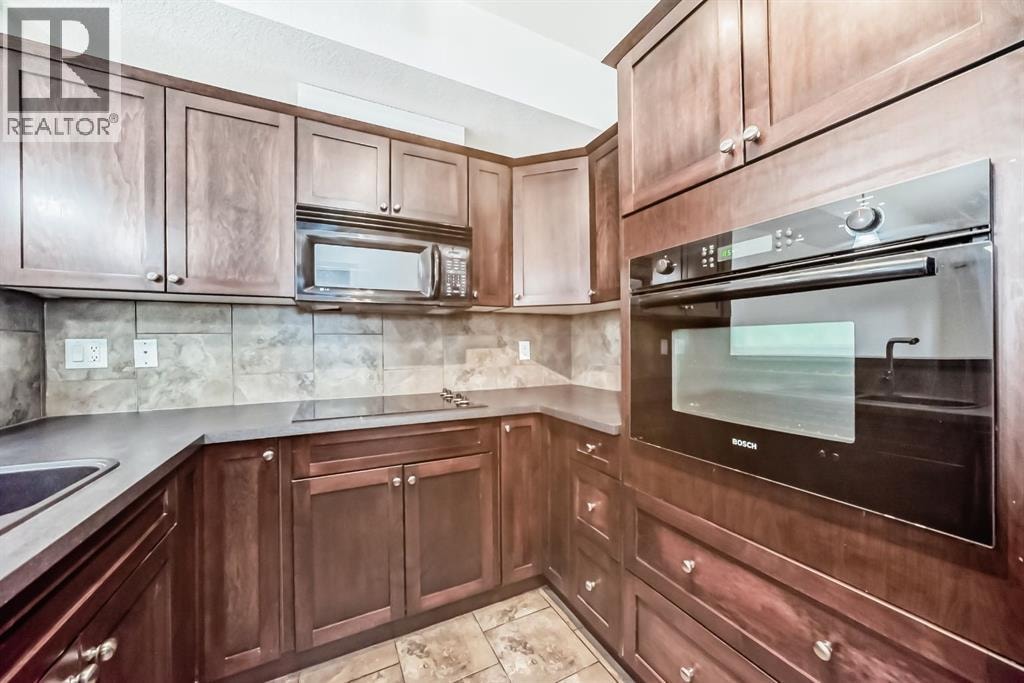 120, 60 Royal Oak Plaza NW — photo 8