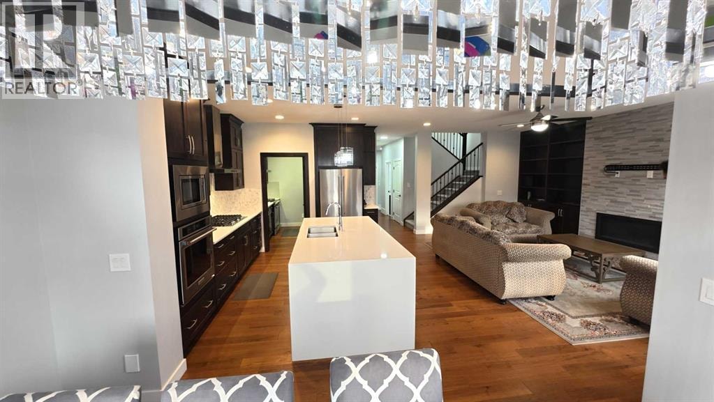 144 RED EMBERS Square NE — photo 15
