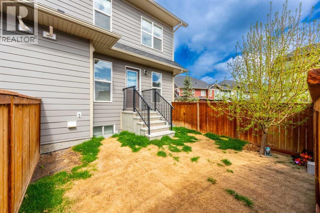428 Cranbrook Square SE — photo 3
