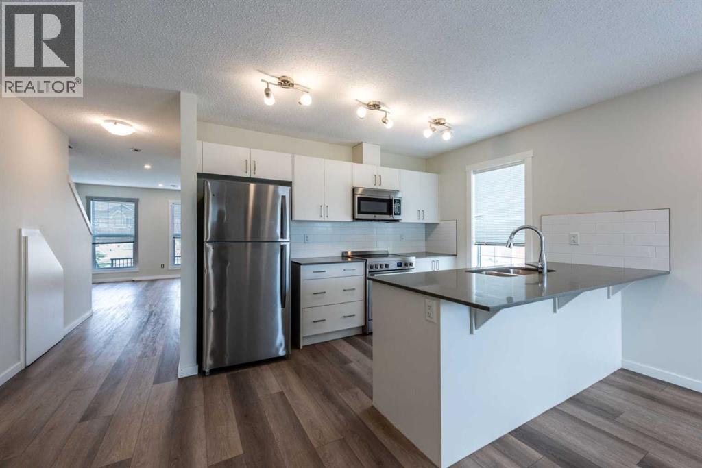 428 Cranbrook Square SE — photo 4