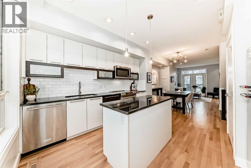 1606 36 Avenue SW — photo 10