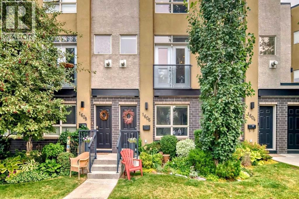 1606 36 Avenue SW — photo 1