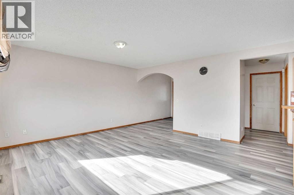 17 Taracove Crescent NE — photo 16
