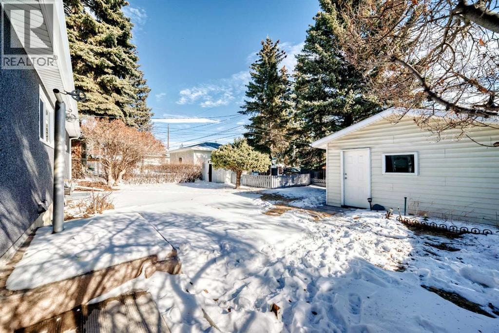 4936 45 Street SW — photo 34