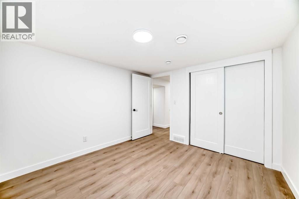 4936 45 Street SW — photo 32