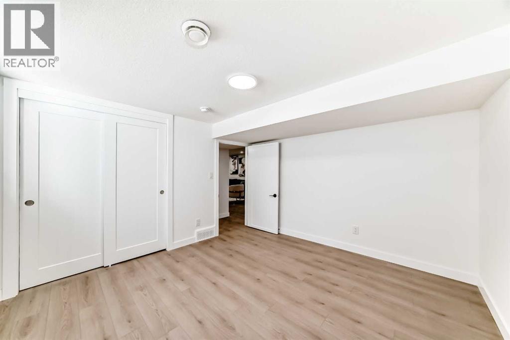 4936 45 Street SW — photo 30
