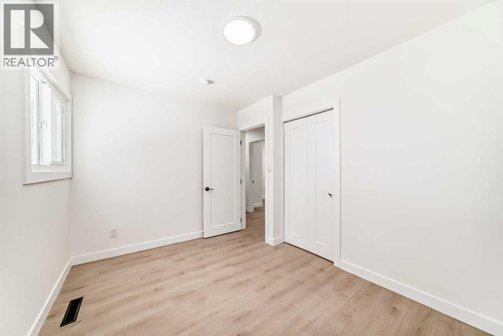 4936 45 Street SW — photo 20