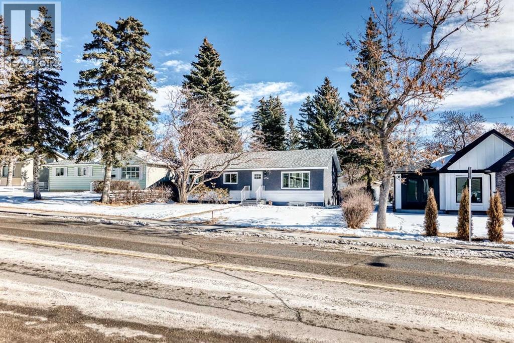 4936 45 Street SW — photo 45