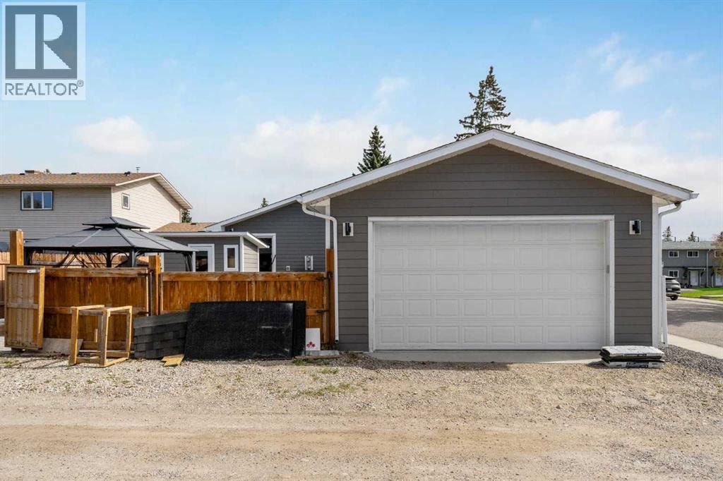 119 Silvercreek Close NW — photo 36