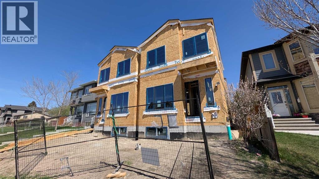 4832 20 Avenue NW — photo 3
