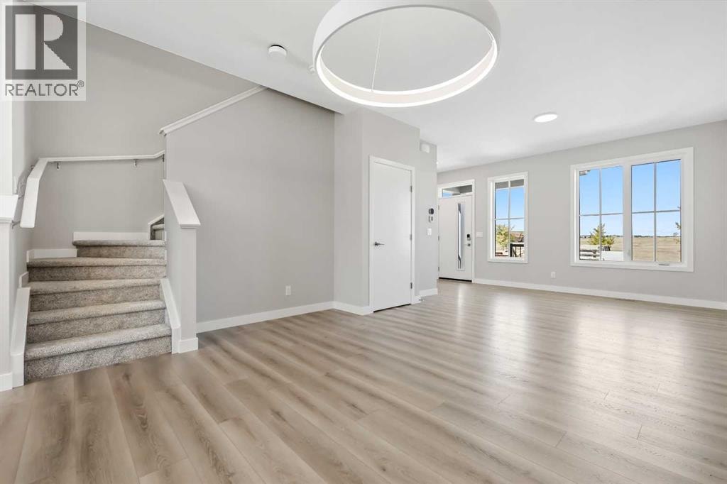7055 Rangeview Avenue SE — photo 3