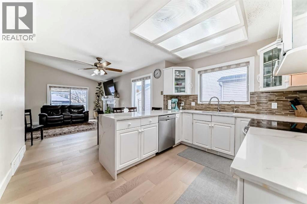 7165 California Boulevard NE — photo 4