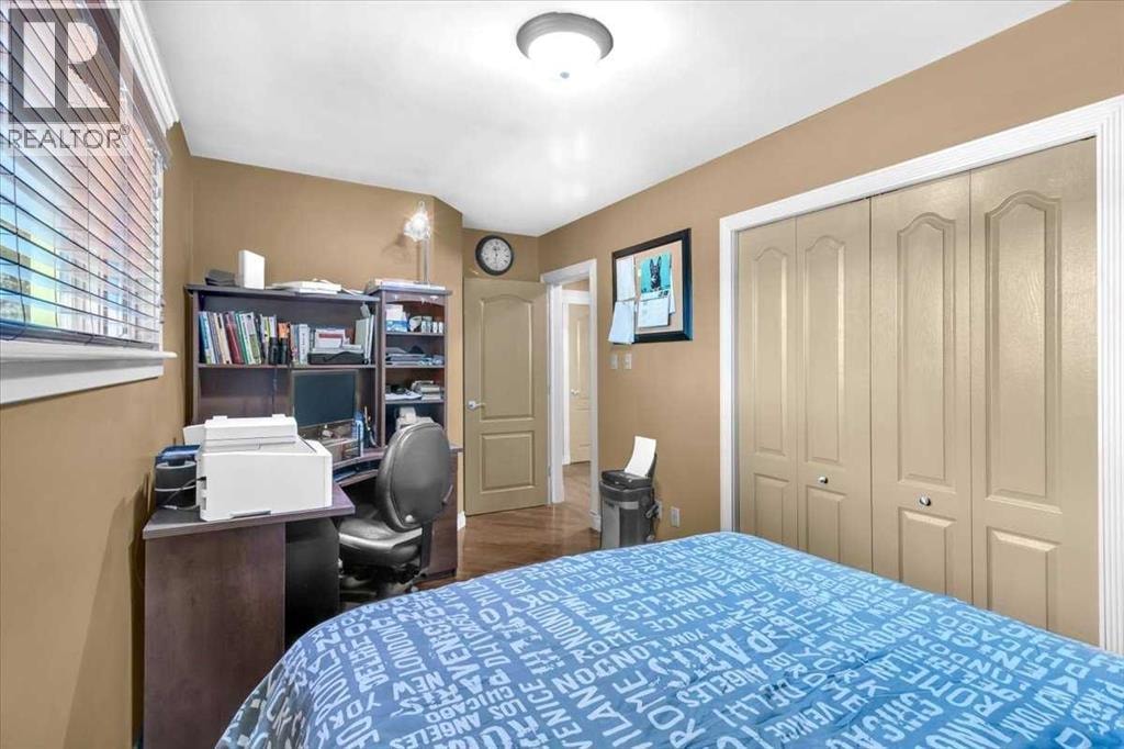 2211 45 Street SE — photo 21