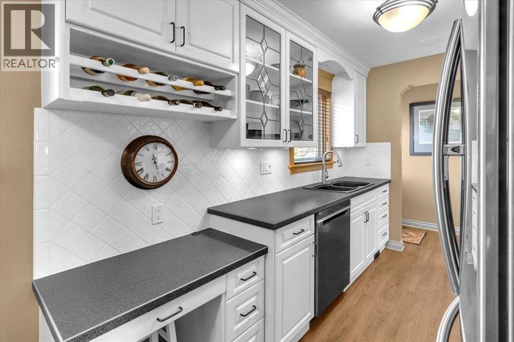2211 45 Street SE — photo 15