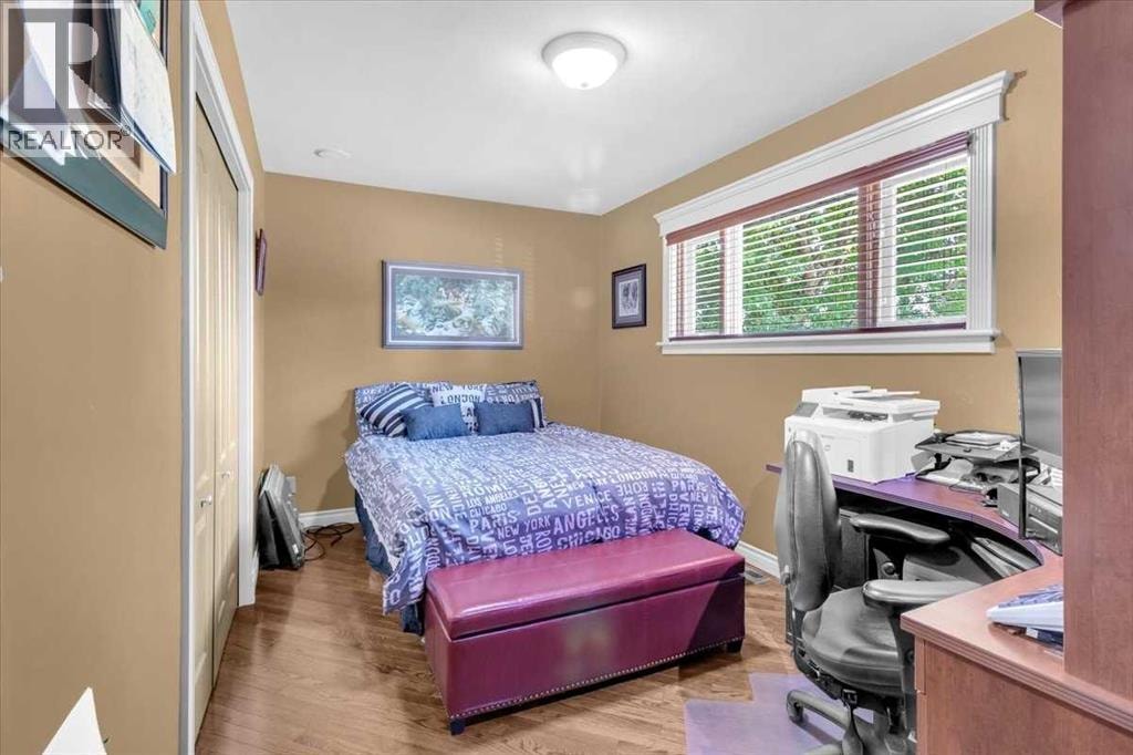 2211 45 Street SE — photo 20