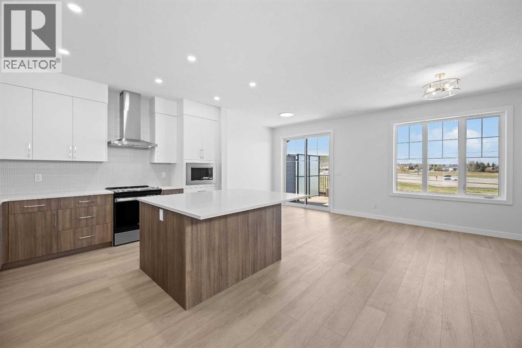 131 Greenwich Drive NW — photo 12
