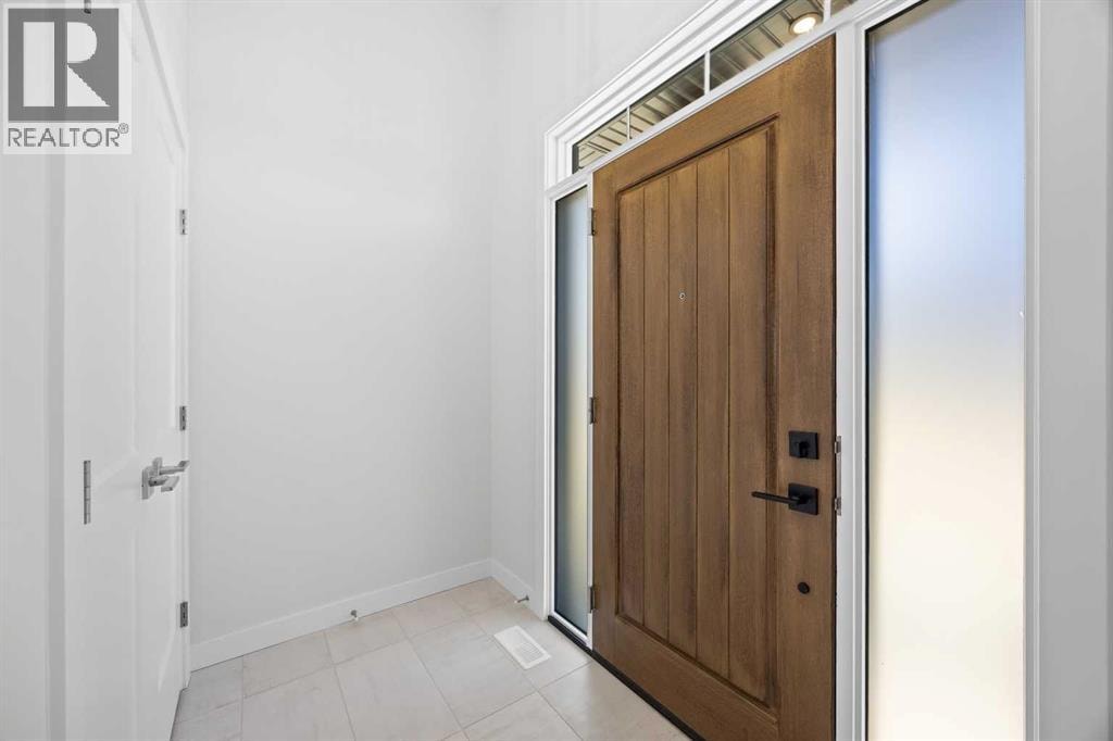 131 Greenwich Drive NW — photo 2
