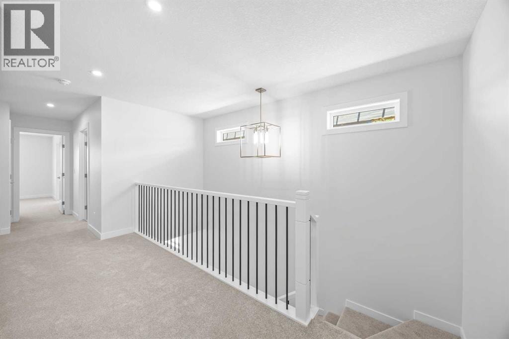 131 Greenwich Drive NW — photo 22