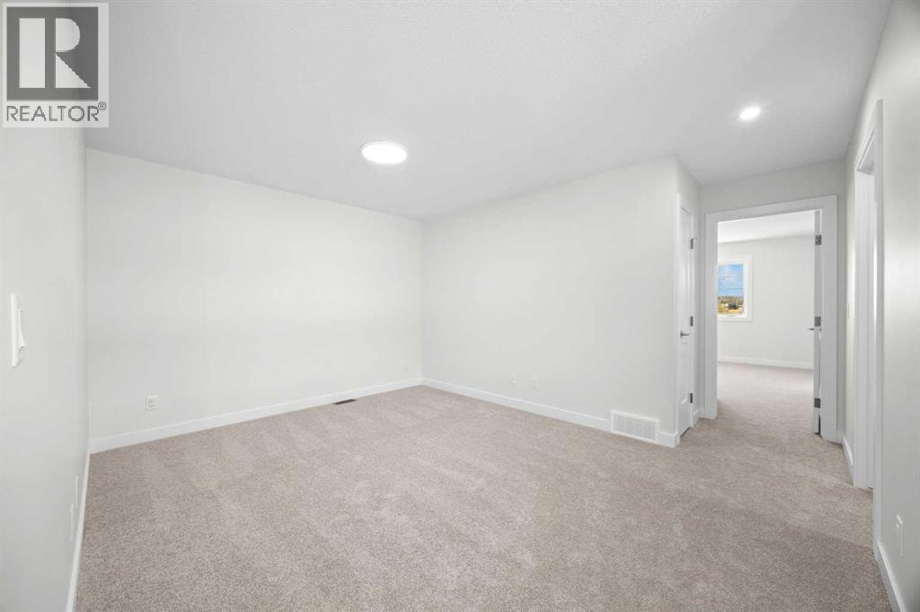 131 Greenwich Drive NW — photo 23