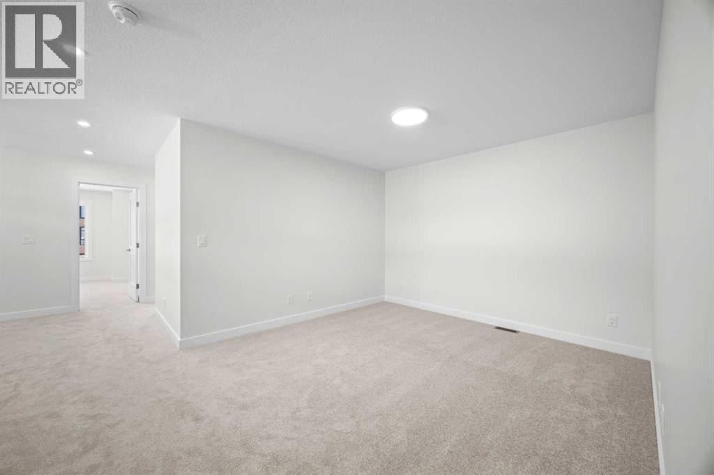 131 Greenwich Drive NW — photo 24
