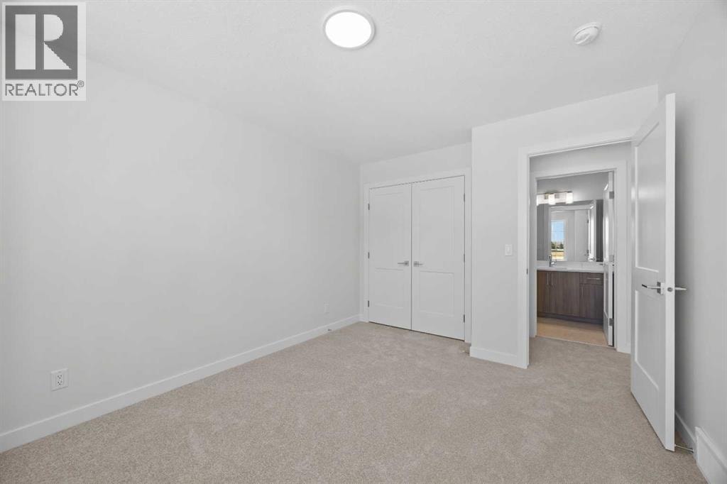 131 Greenwich Drive NW — photo 36
