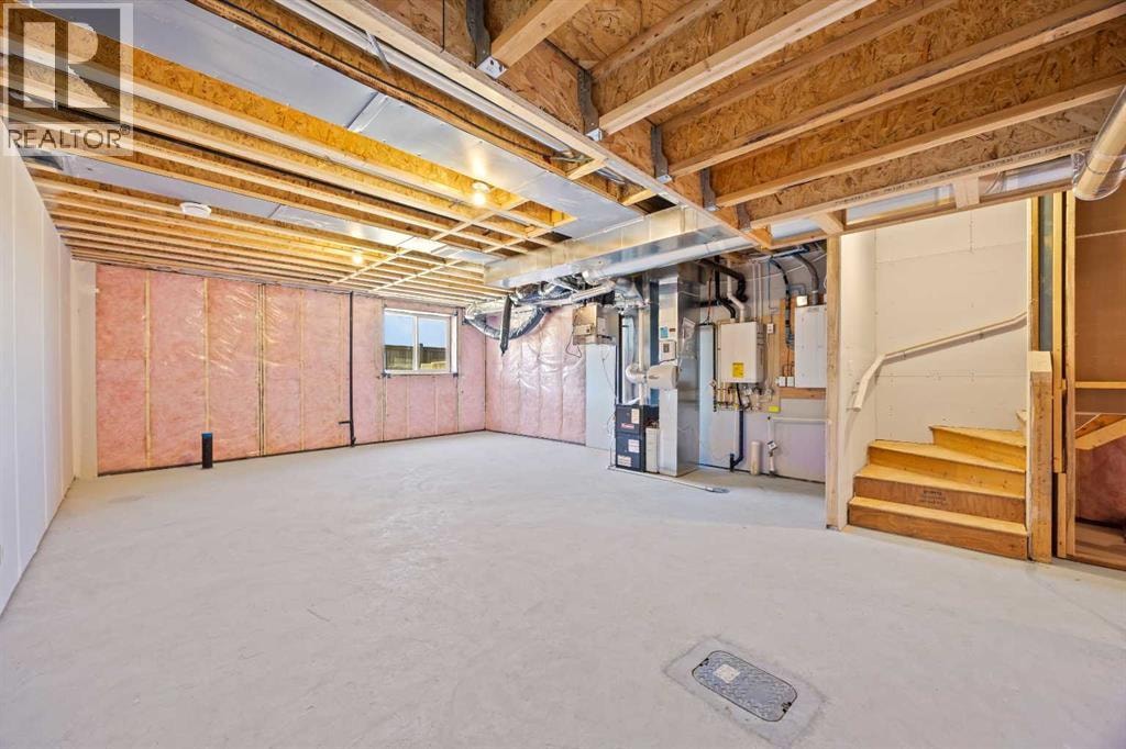 131 Greenwich Drive NW — photo 39