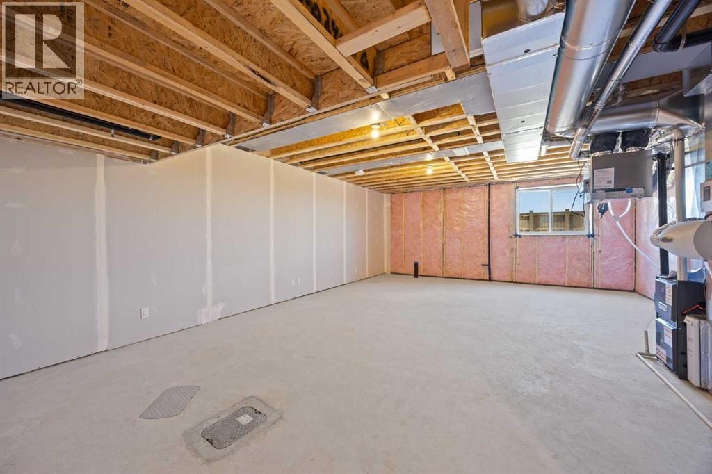131 Greenwich Drive NW — photo 41