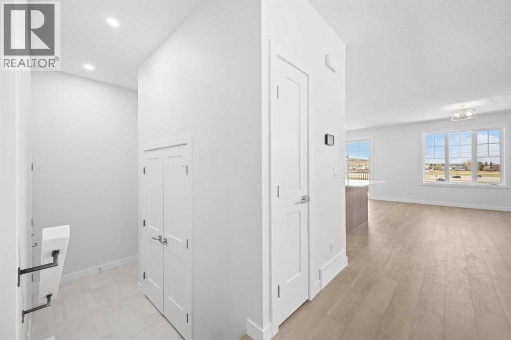 131 Greenwich Drive NW — photo 5