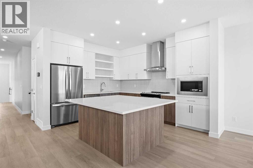 131 Greenwich Drive NW — photo 8