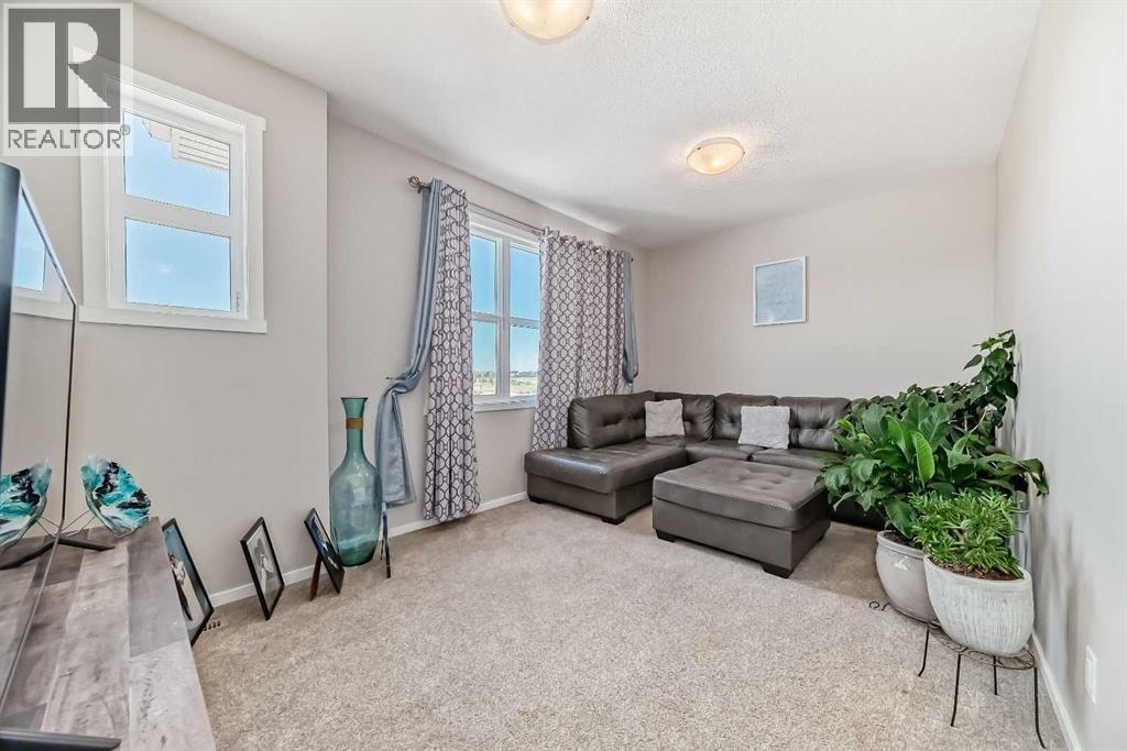 17 Walgrove Manor SE — photo 33