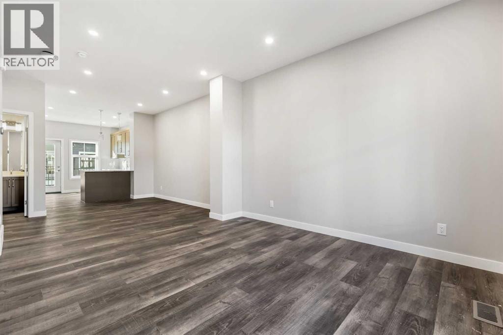153 Mahogany Gardens SE — photo 8