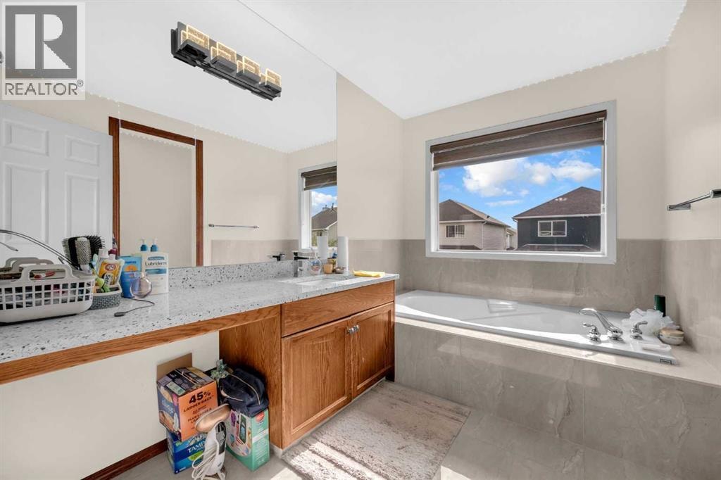51 Coral Reef Close NE — photo 14