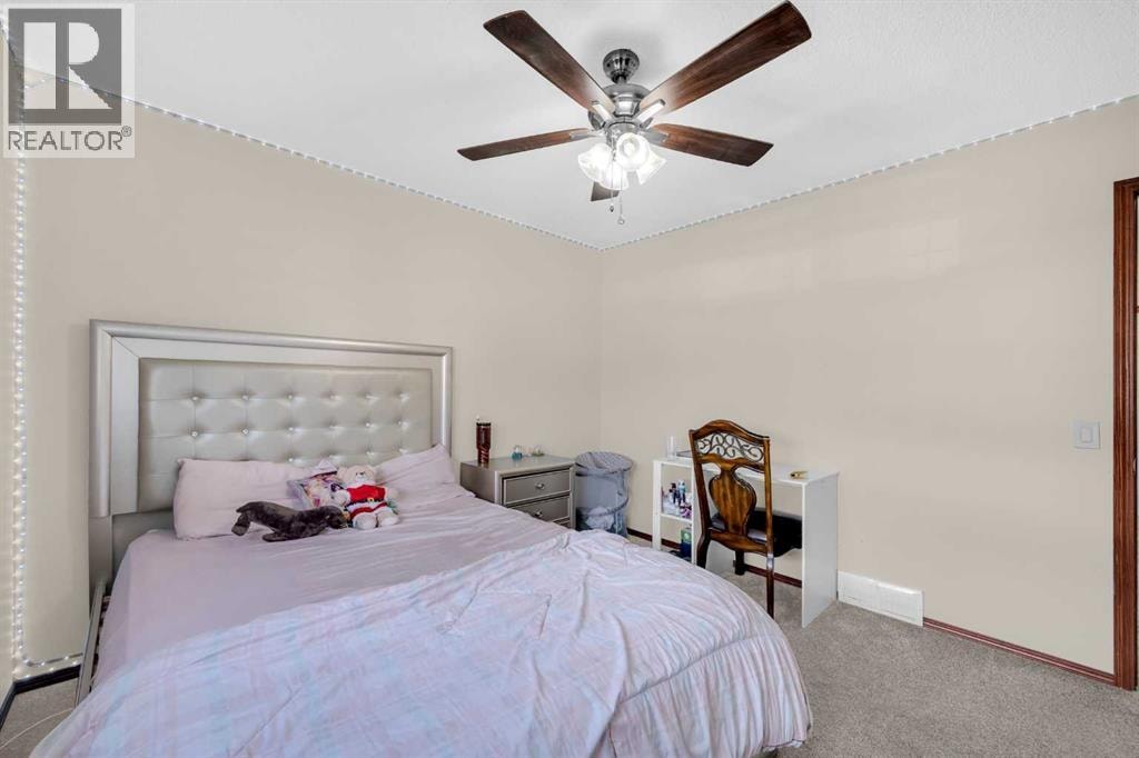 51 Coral Reef Close NE — photo 21