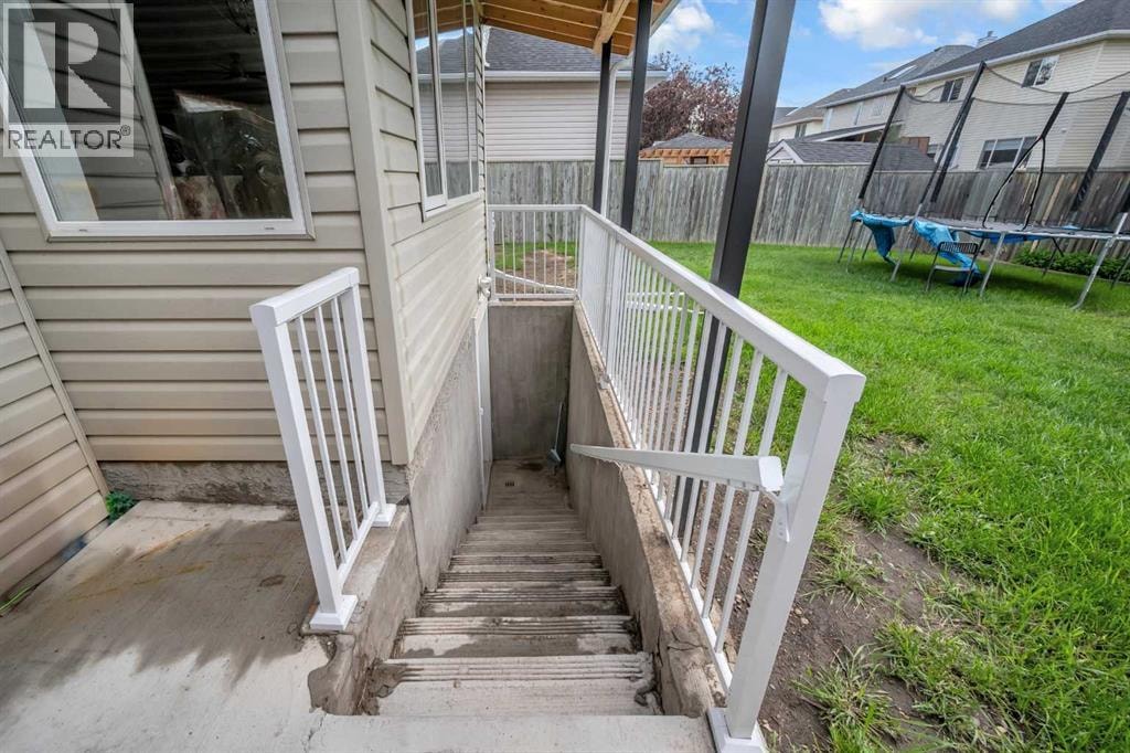 51 Coral Reef Close NE — photo 29