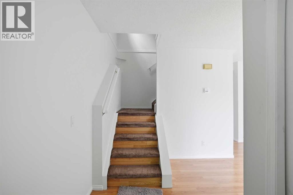 6016 Martingrove Road NE — photo 4