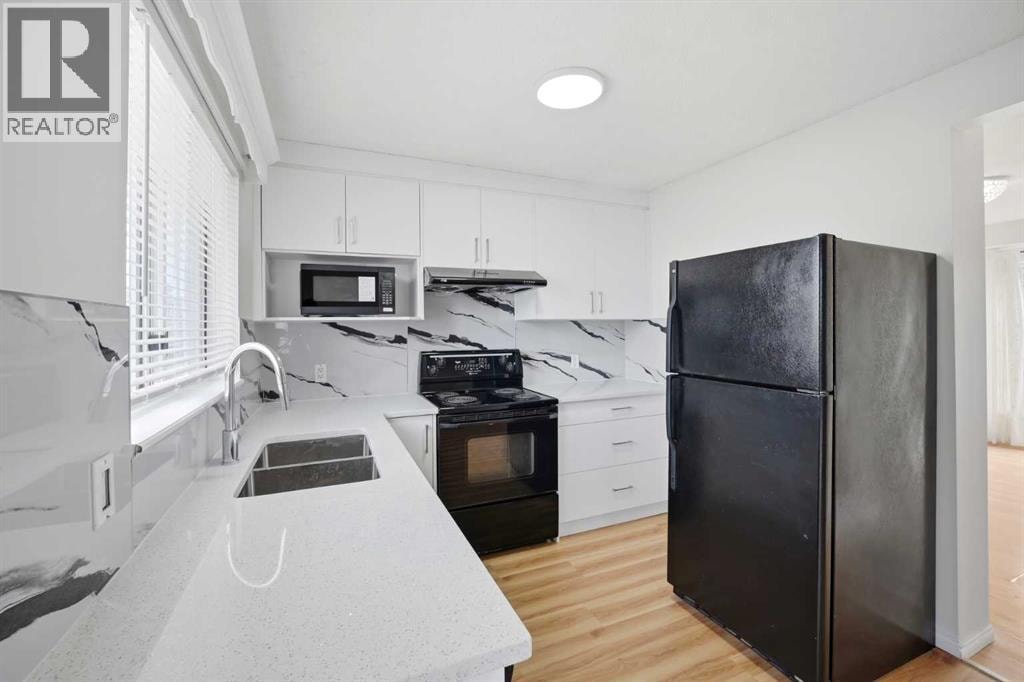 6016 Martingrove Road NE — photo 10