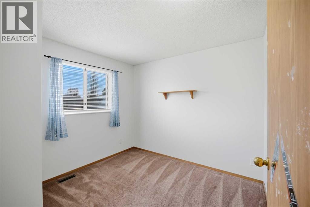 6016 Martingrove Road NE — photo 18