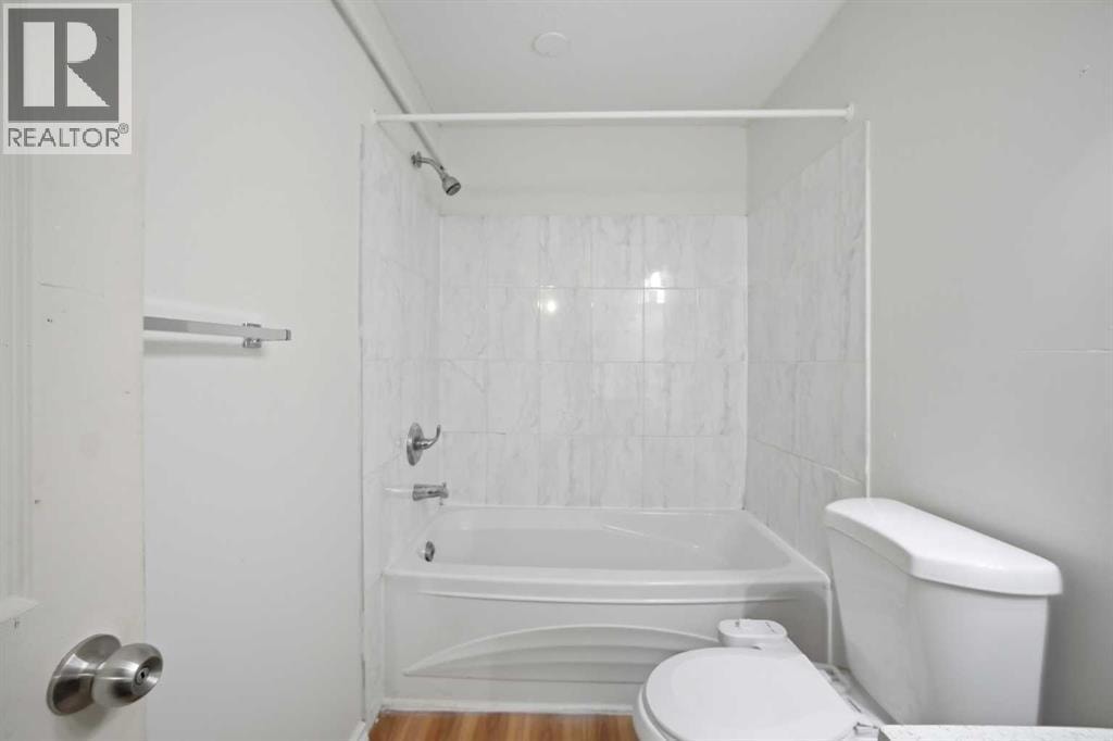 6016 Martingrove Road NE — photo 31