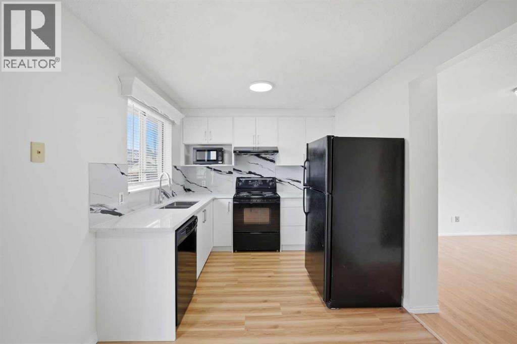 6016 Martingrove Road NE — photo 9