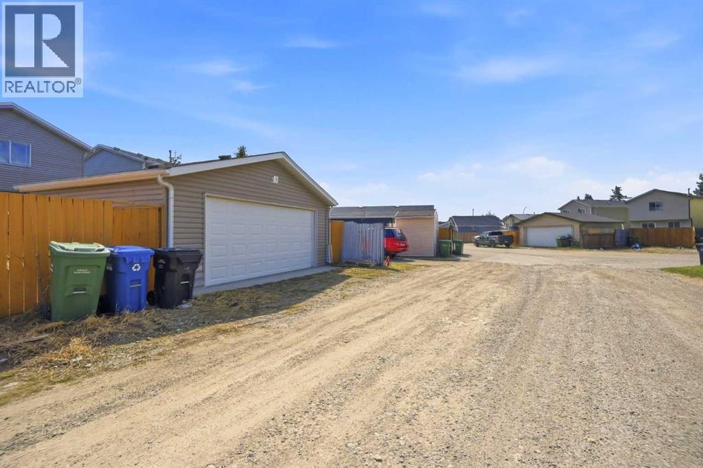 6016 Martingrove Road NE — photo 39
