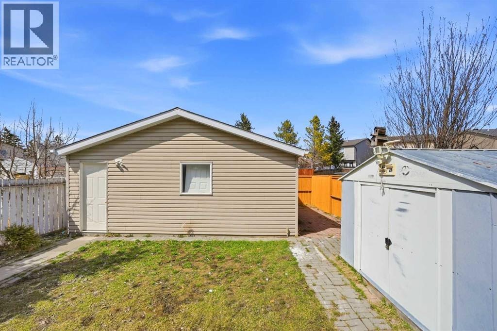 6016 Martingrove Road NE — photo 35