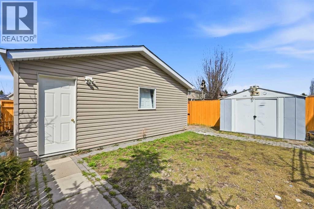 6016 Martingrove Road NE — photo 36