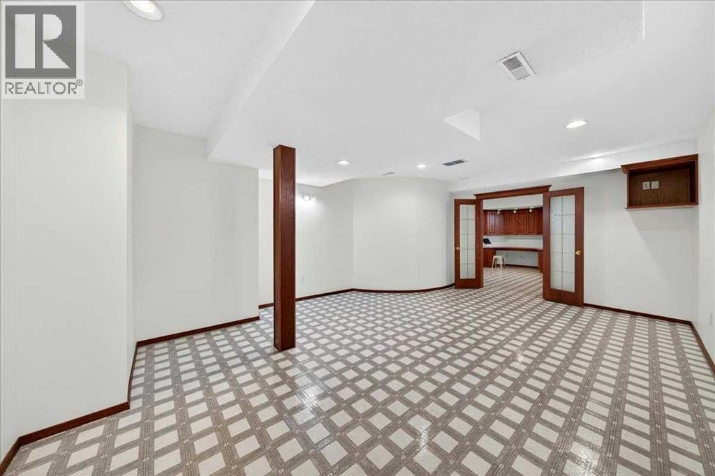 98 Hampstead Circle NW — photo 40