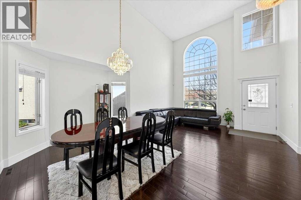98 Hampstead Circle NW — photo 4