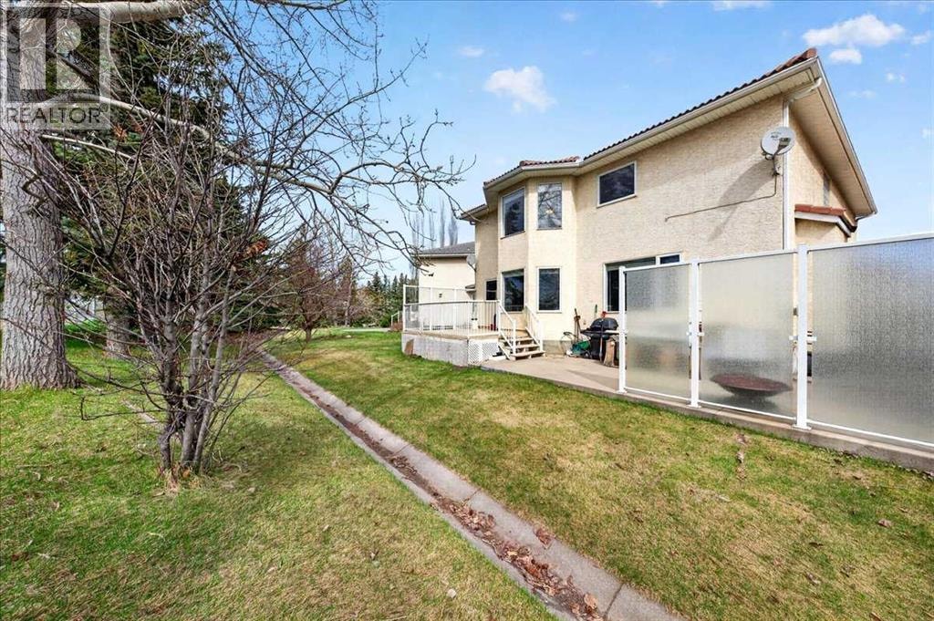 98 Hampstead Circle NW — photo 33